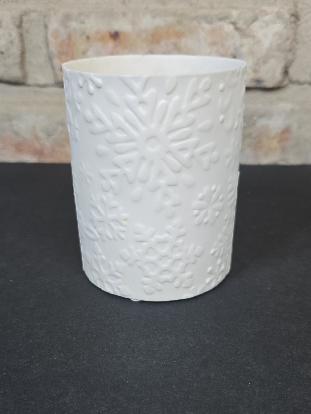 Yankee Candle White Porcelain Embossed Snowflake Candle Holder